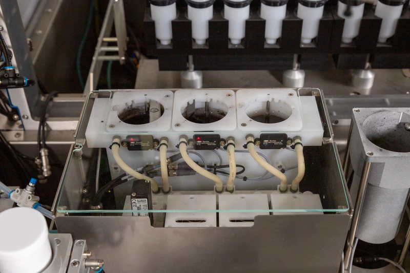 Active cleaning station